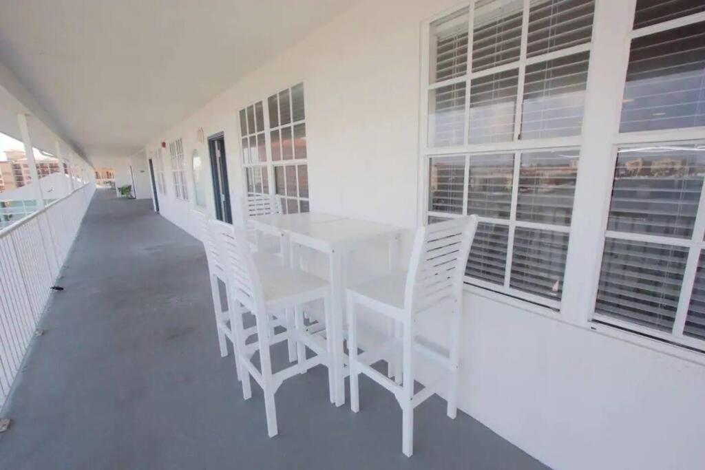 Location! Coastal Charm I 5 Min Walk To Beach, Shops & Rest Clearwater Beach Bagian luar foto