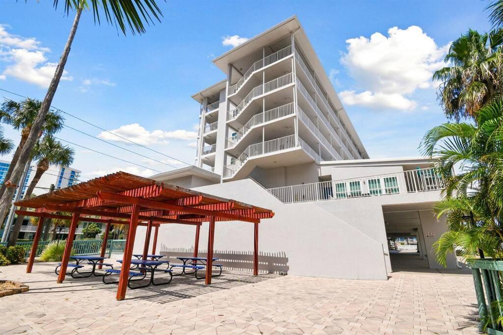 Location! Coastal Charm I 5 Min Walk To Beach, Shops & Rest Clearwater Beach Bagian luar foto